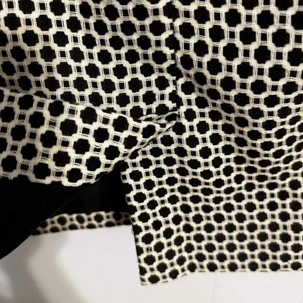Women’s Loft size 0 business/ dress  skirt. Black and‎ white pencil skirt. - Picture 6 of 10